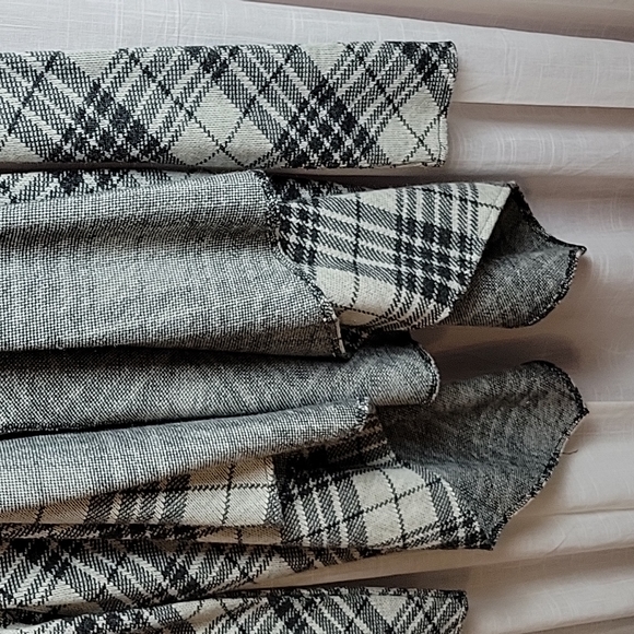 BB Dakota Plaid Black and White Cardigan Size M - Picture 4 of 6